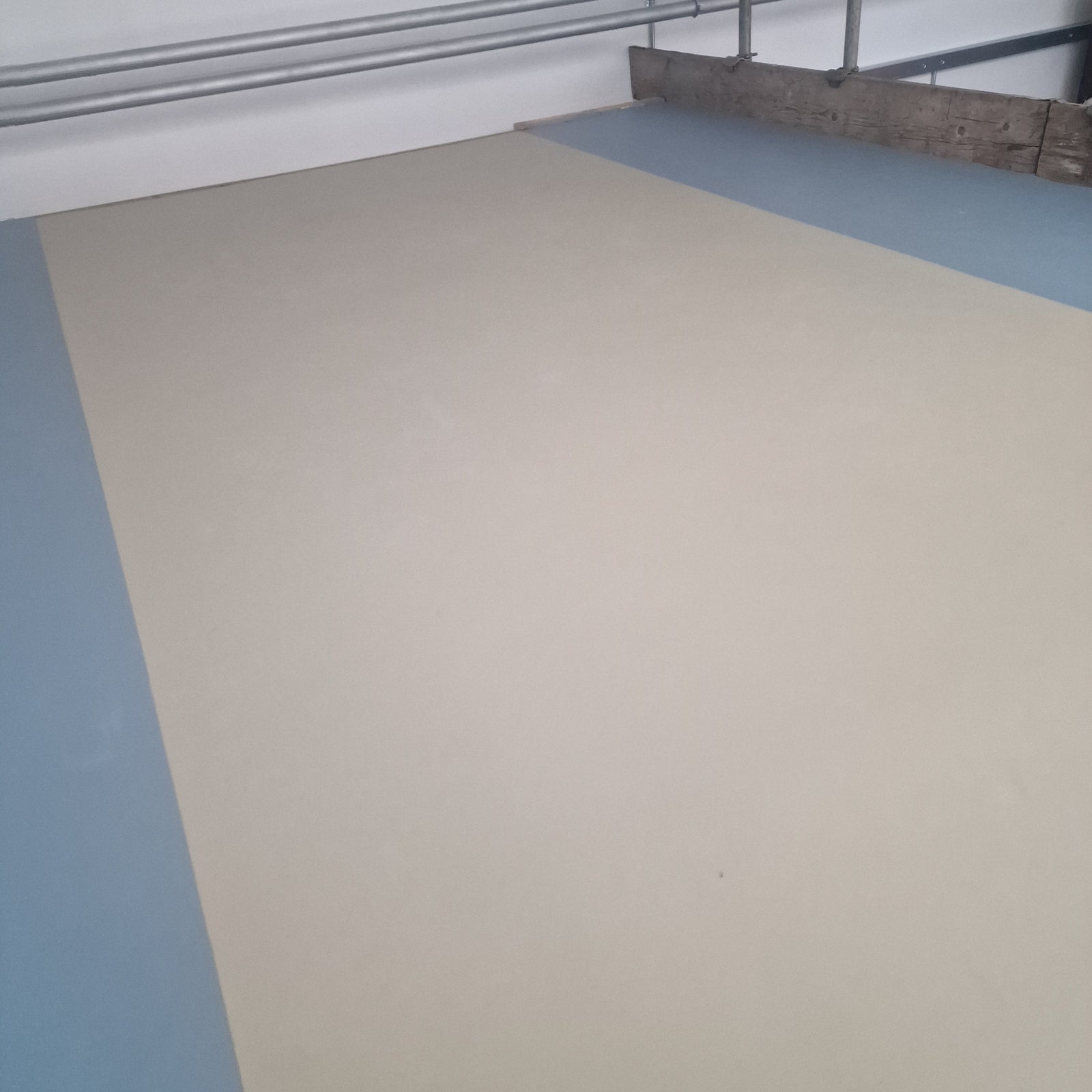 Summer house office with newly installed two-colour Forbo Marmoleum flooring in Wimbledon, London